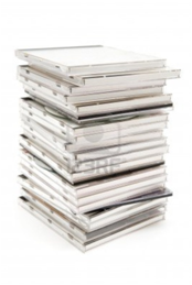 Stacked CD isolé sur un fond blanc.
 Banque d'images - 2557492